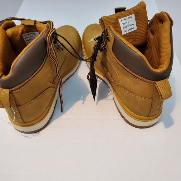 Sold  Rocawear Faux Leather Boots  Size 9.5 - Picture 2 of 11